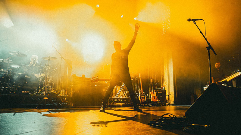 Peter Hook and The Light